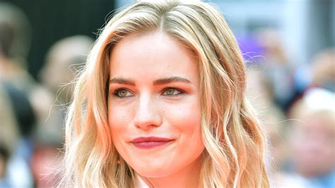 Willa Fitzgerald Age, Height, Net Worth, Husband ...